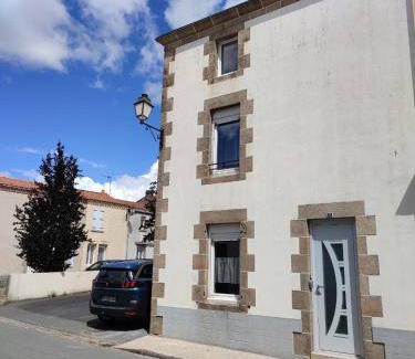 Les Landes-Genusson Apartment | 75 m² Apartment ∙ 4 bedrooms ∙ 10 guests