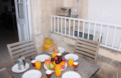 St. Paul's Bay Apartment | 75 m² Apartment ∙ 2 bedrooms ∙ 5 guests