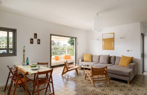 Neve Tzedek Apartment | 75 m² Apartment ∙ 2 bedrooms ∙ 4 guests