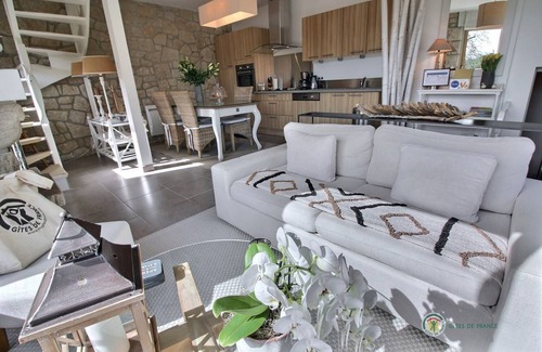 Crehen House | 75 m² Gîte ∙ 2 bedrooms ∙ 4 guests