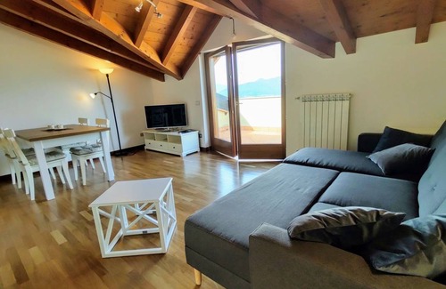 Porto Valtravaglia House | 75 m² House ∙ 1 bedroom ∙ 4 guests