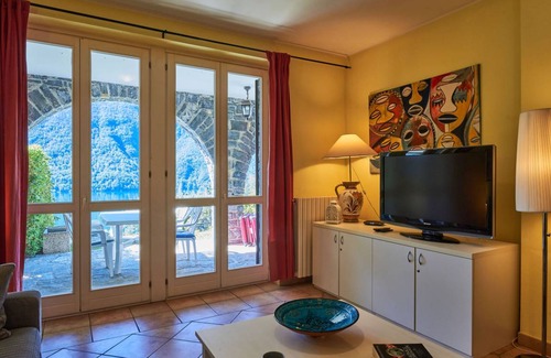 Cressogno House | 75 m² House ∙ 1 bedroom ∙ 4 guests