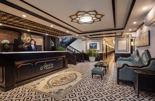 Ha Long Boat Rental | 75 m² Houseboat ∙ 4 guests