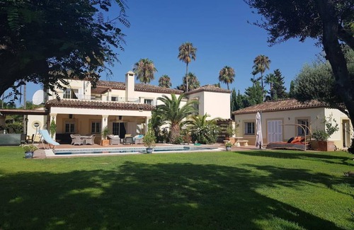 Sotogrande Villa | 755 m² Villa ∙ 6 bedrooms ∙ 12 guests