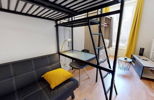 Clermont Ferrand City Centre Resort | 76 m² Private room ∙ 1 bedroom ∙ 1 guest