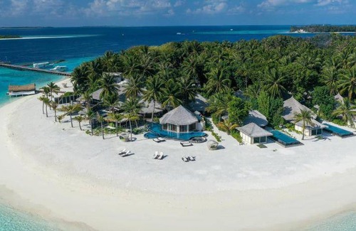Kihaadhuffaru Island Resort | 765 m² Resort ∙ 3 bedrooms ∙ 127 guests