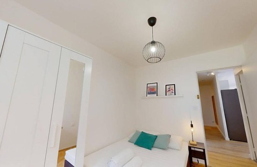 9th Arrondissement Resort | 77 m² Private room ∙ 1 bedroom ∙ 1 guest