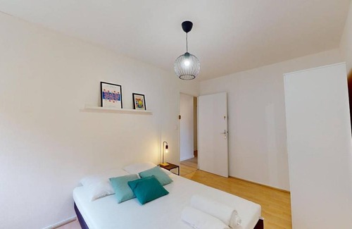 9th Arrondissement Resort | 77 m² Private room ∙ 1 bedroom ∙ 1 guest