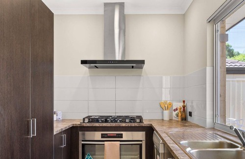 Balga Villa | 78 Modern Comforts Quiet Charm 3BR 2BA + Parking