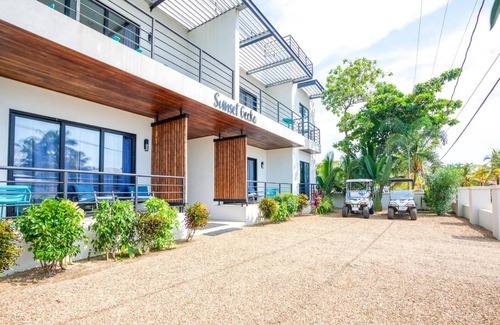 Placencia Apartment | 780 m² Apartment ∙ 8 bedrooms ∙ 24 guests