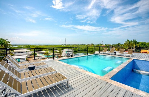 Placencia Apartment | 780 m² Apartment ∙ 8 bedrooms ∙ 24 guests