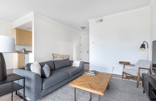 Beverly Grove Apartment | 79 m² Apartment ∙ 1 bedroom ∙ 2 guests