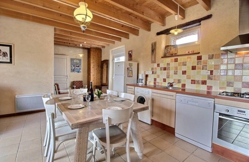 Langoat House | 79 m² Gîte ∙ 3 bedrooms ∙ 6 guests