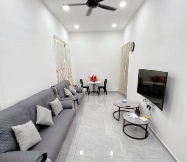 Muar House | 79 Village