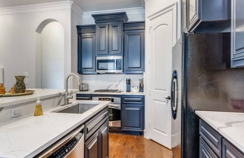 Legacy Park House | 7918 bishop · Driem House | 2 Kings | Walk 2 Legacy
