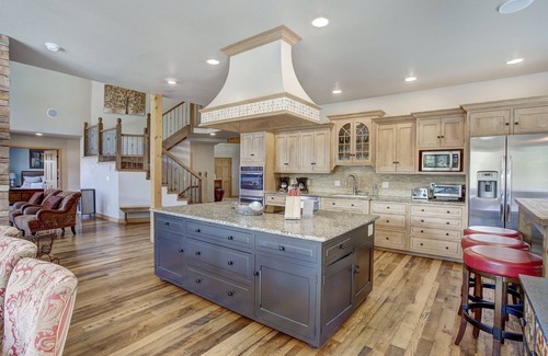 Warrior's Mark West House | ⭐️ 7Bd Ski-In/Out PrivateHotTub Winter Ski/Town Shuttle Big Views 4 Kings Views!