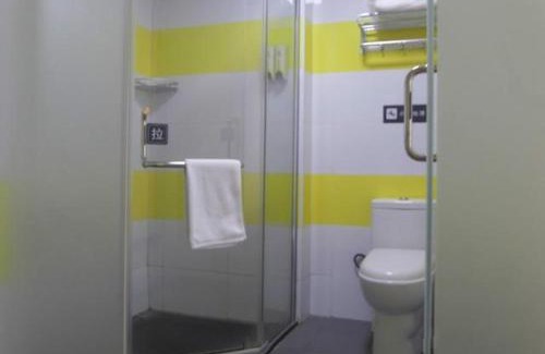 Hanzhong Hotel | 7Days Inn Hanzhong Tianhan Avenue South Station