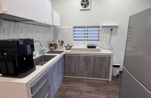Central Seberang Perai House | 7pax 2-bedroom house with WiFi and AC in lovely Bukit Mertajam@Near AEON