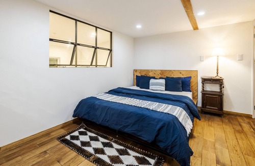 Inuyama House | 8 Antiques/ !