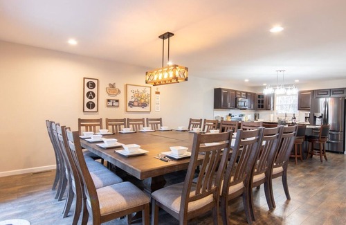 Lake Harmony House | 8 BEDROOM 5K Sq Ft Can Sleep 30, Minutes to Slopes and Lake, W/VOLLEYBALL COURT