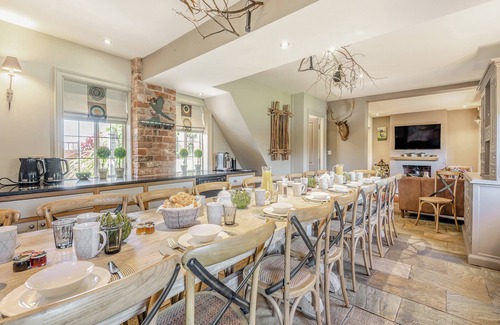 Horseman's Green Cottage | 8 bedroom accommodation in Horsemans Green