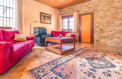 Albolote House | 8 bedroom accommodation in Albolote