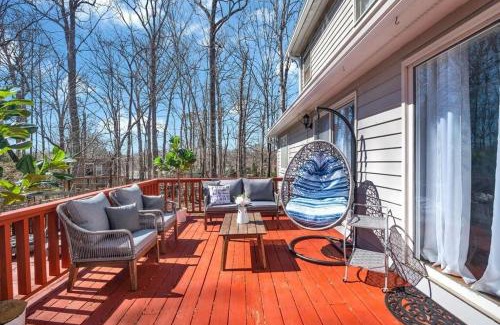 Candler House | 8 Br Sleeps 24 Hot Tub Game Room Dog Friendly