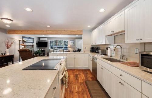 Sunriver House | 8 East Butte Ln home