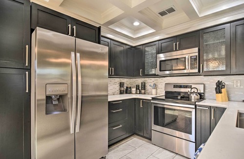 St. Petersburg - Clearwater House | 8 Mi to Beach: Family-Friendly, Pastel Gem!