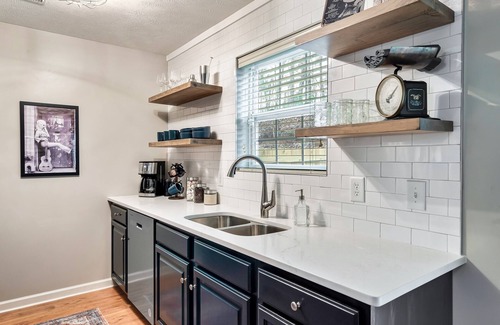 Sevierville House | 8 min to Dollywood~Sauna, Fireplace, Nintendo, Guitar&Banjo, Board Games, Alexa