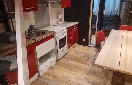 Maladiere Apartment | 8-person apartment 1h free pool access