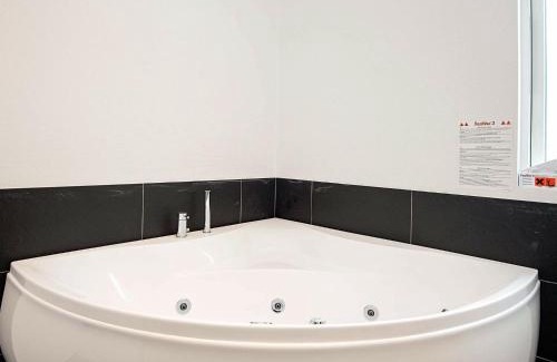 Blavand Strand House | 8 person holiday home in Bl vand