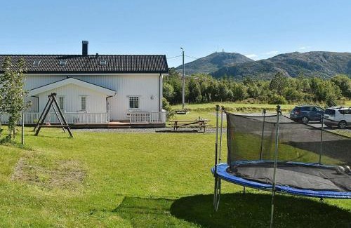 Oksvoll House | 8 person holiday home in Oksvoll