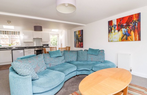 Helmsley Cottage | 8 POTTERGATE MEWS, family friendly in Helmsley