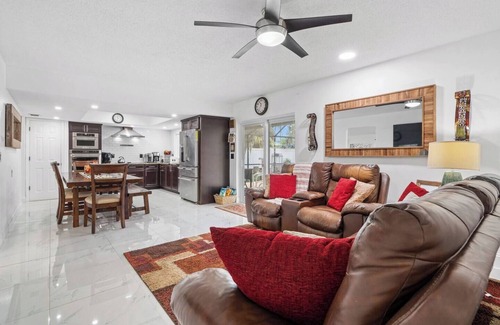 Bloomingdale House | 8 PPL. Bloomingdale House. Brandon/Top Area.