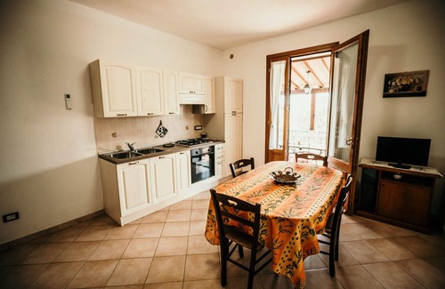 Campiglia Marittima House | 8 RIBOCCHI HOLIDAY HOME: THREE-ROOM APARTMENT WITH POOL SEA, THERMAL BATHS AND VILLAGES