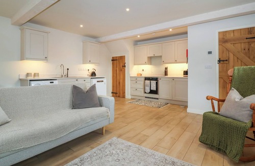 Bowerchalke House | 8 ROOKHAYE, pet friendly, character holiday cottage in Salisbury