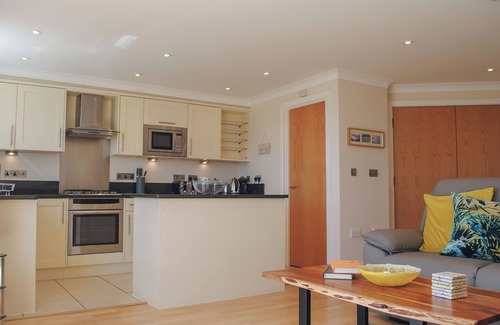 Thurlestone Cottage | 8 THURLESTONE BEACH, pet friendly, with a garden in Thurlestone