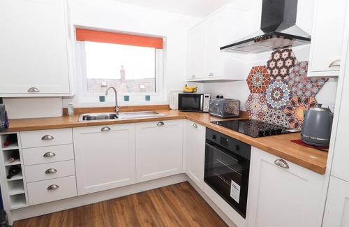 Conwy Cottage | 8 WATKIN STREET, character holiday cottage, with a garden in Conwy