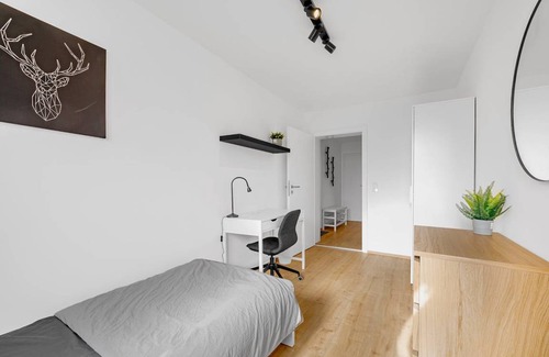 Hasenbergl-Lerchenau Ost Resort | 80 m² Private room ∙ 1 bedroom ∙ 1 guest