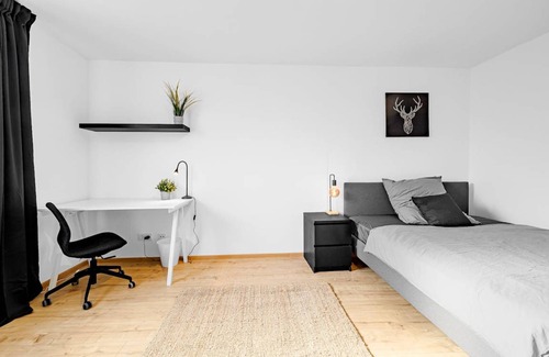 Hasenbergl-Lerchenau Ost Resort | 80 m² Private room ∙ 1 bedroom ∙ 1 guest