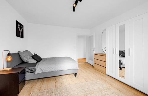 Hasenbergl-Lerchenau Ost Resort | 80 m² Private room ∙ 1 bedroom ∙ 1 guest