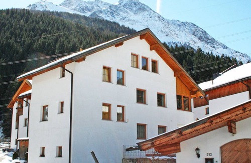 Pettneu am Arlberg Apartment | 80 m² Apartment ∙ 2 bedrooms ∙ 5 guests