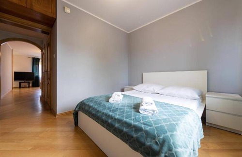 Bialystok Apartment | 80 m² Apartment ∙ 3 bedrooms ∙ 8 guests