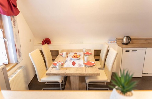 Stubenberg Apartment | 80 m² Apartment ∙ 2 bedrooms ∙ 5 guests