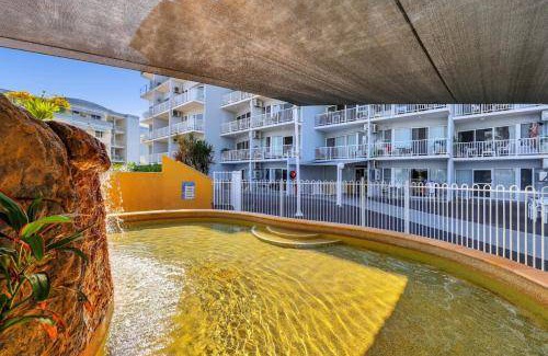 Cullen Bay Apartment | 80 m² Apartment ∙ 1 bedroom ∙ 2 guests