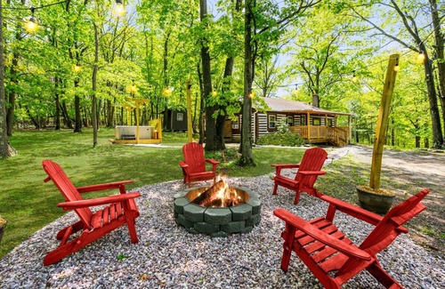 Berkeley Springs Ski Chalet | 80 m² Chalet ∙ 2 bedrooms ∙ 4 guests