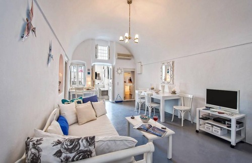 Exo Gonia House | 80 m² House ∙ 3 bedrooms ∙ 8 guests