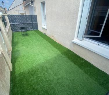 Saint-Benoit-sur-Loire House | 80 m2 meublé RDC