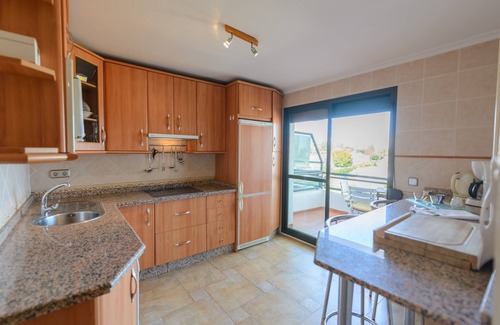Benalmadena Costa Apartment | 80 meters from the beach !, Wifi, large terrace, parking, swimming pool, sea view